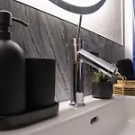 Kitzski Apartment Ski-In Ski-Out Accommodation דירה