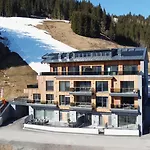 Kitzski Apartment Ski-In Ski-Out Accommodation מיטרסיל