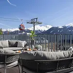 Kitzski Apartment Ski-In Ski-Out Accommodation דירה