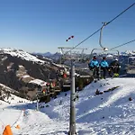 Kitzski Apartment Ski-In Ski-Out Accommodation * מיטרסיל